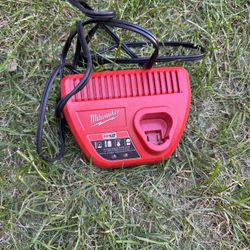 Milwaukee M12 Charger 