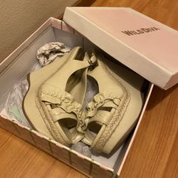 New Wild Diva Beige White Ruffle Cute Wedge Spring Sandals