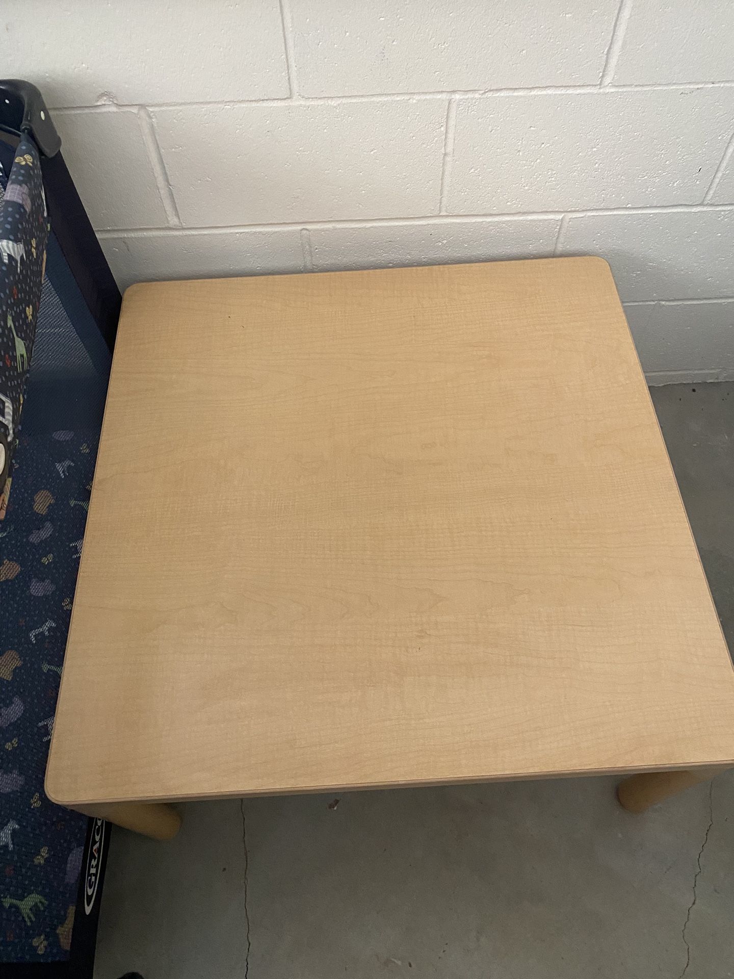 LakeShore Kids Table