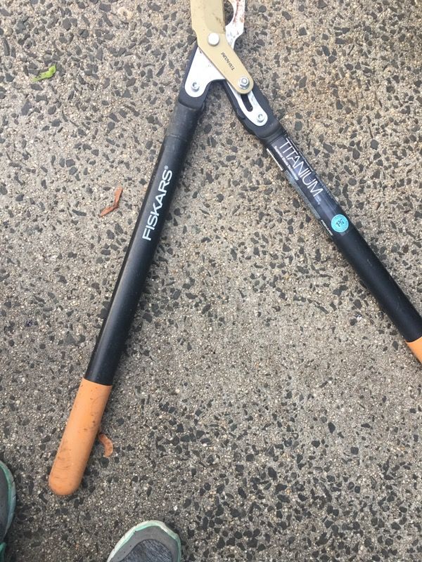 Fiskars Bypass Lopper 31 inches