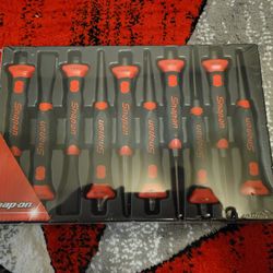 Snap On 10 pc Soft Grip Punch and Chisel Set PPCSG710