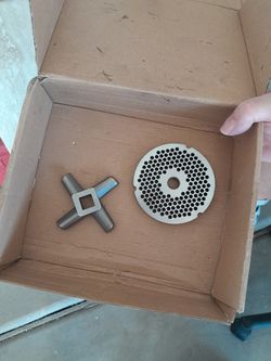 Meat Grinder Stainless Steel Cutting Blade and Plate (4" Diameter)