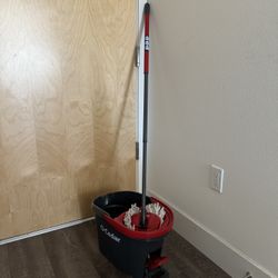 Spinning Mop And Bucket