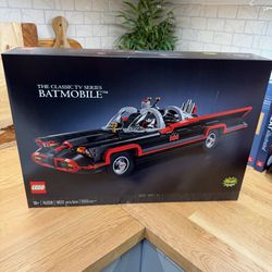 LEGO DC Comics Super Heroes Batmobile 76328 New Sealed