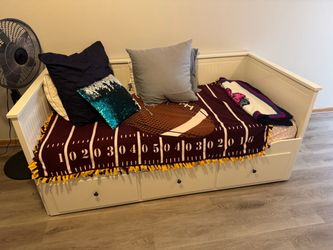 IKEA Hemnes Daybed with Drawers
