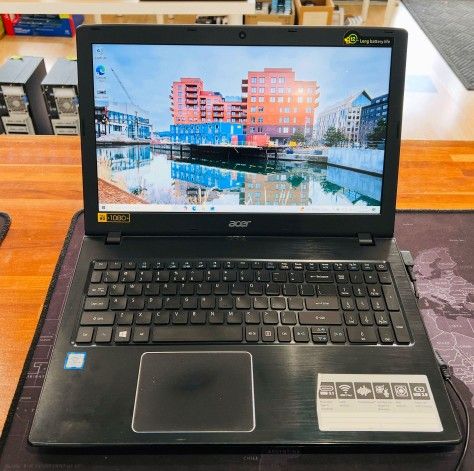 ACER 15” Core i3-7100u 2.40Ghz 8GB 256GB SSD Windows 10!!