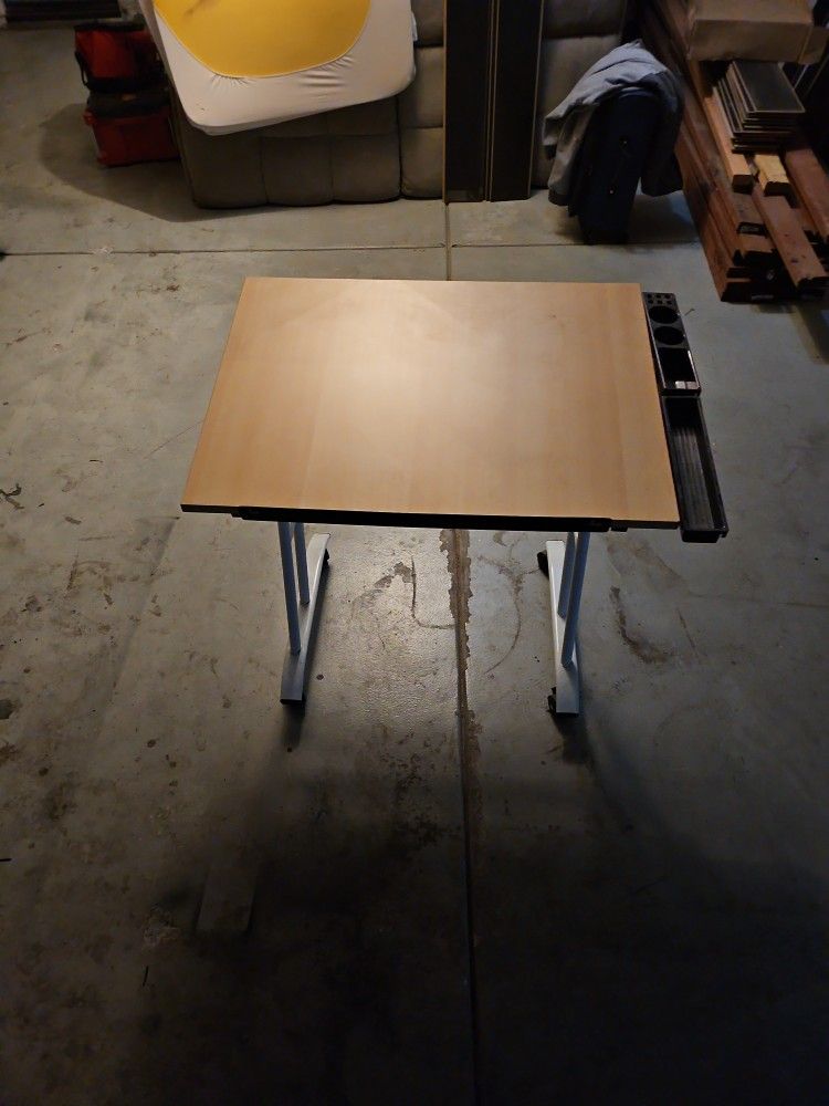 small desk ( wood /metal )  24 x 30 x 26 Haprrox.