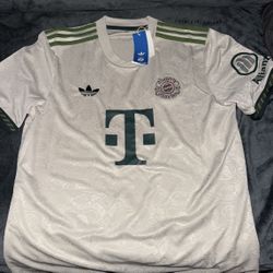 Adidas Bayern Munich Oktoberfest Jersey JN6374 - AUTHENTIC BNWT! Size Medium