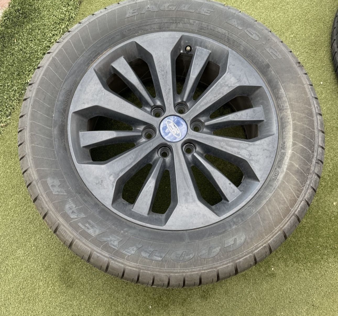 2020 Expedition 20” Black Stock Wheels