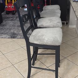 4 Bar Stools