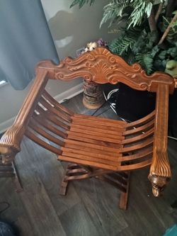 Savonarola-style folding/X-frame armchair,