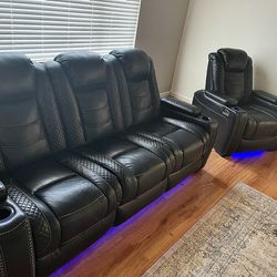 Theater Seating Black Couches 