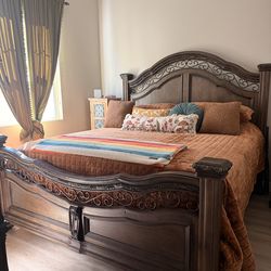 King Bedroom Set-Matress Included