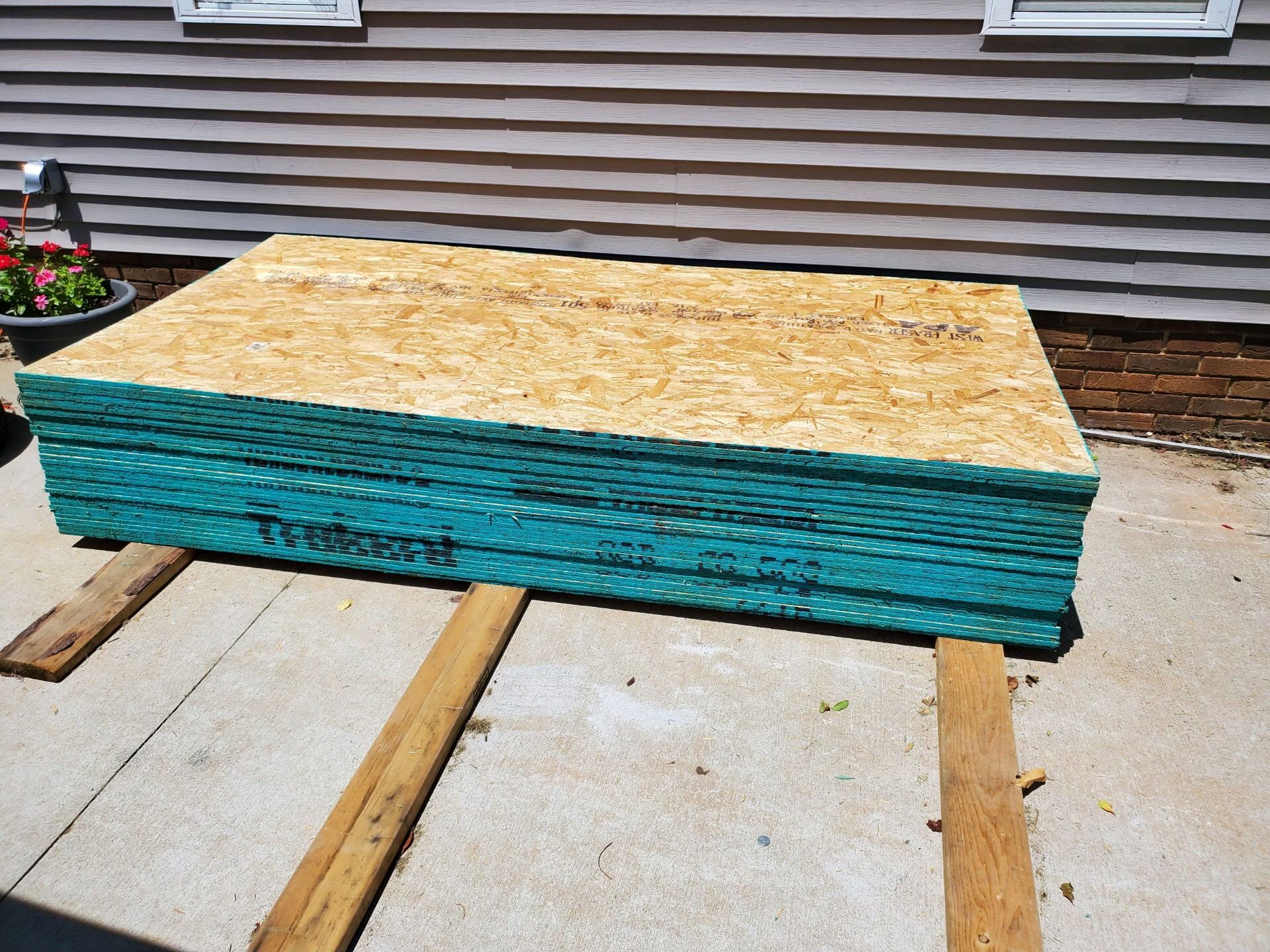 4x8 Standard OSB 1/2 inch Plywood Durable