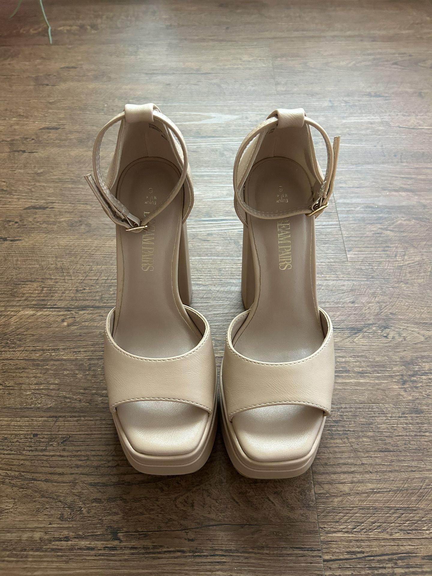 Nude Heels Size 6