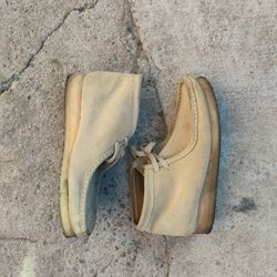 Clark Wallabees Moc Mid