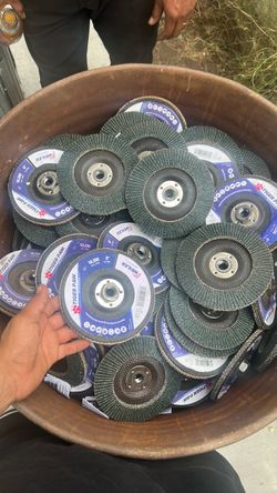 Flapping wheels
