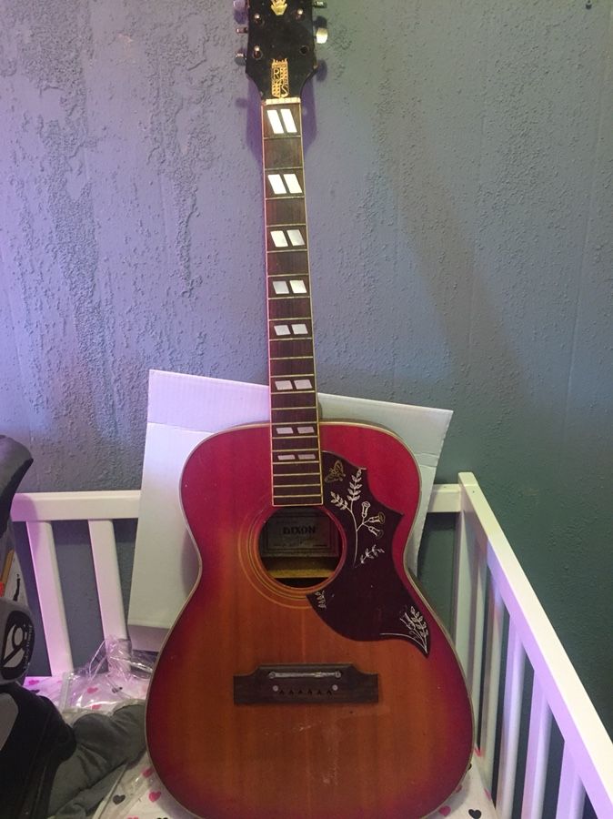Dixon hummingbird cheap guitar