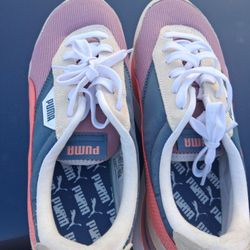 Women's Puma Shoes