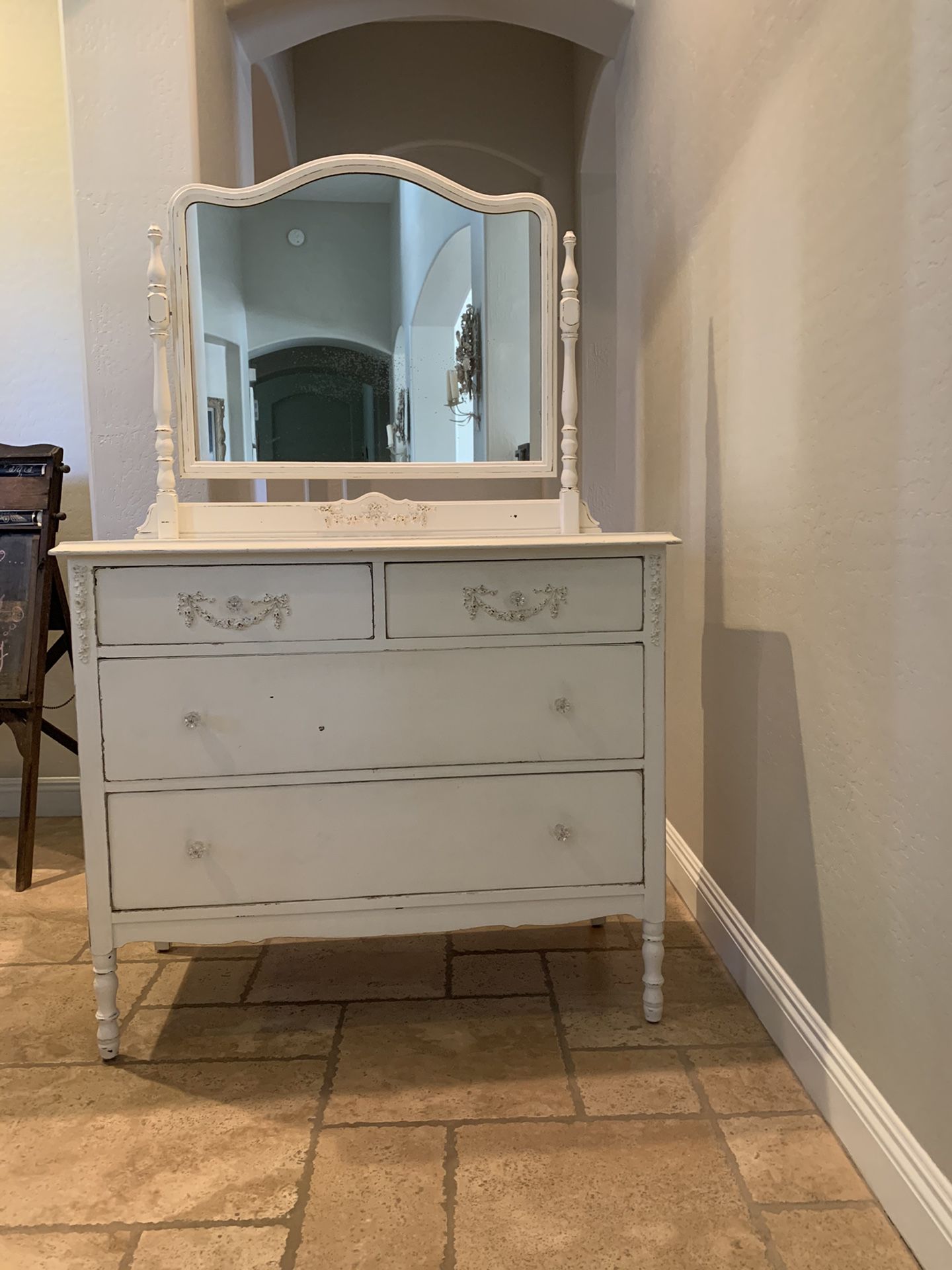 Darling! White Antique dresser with mirror