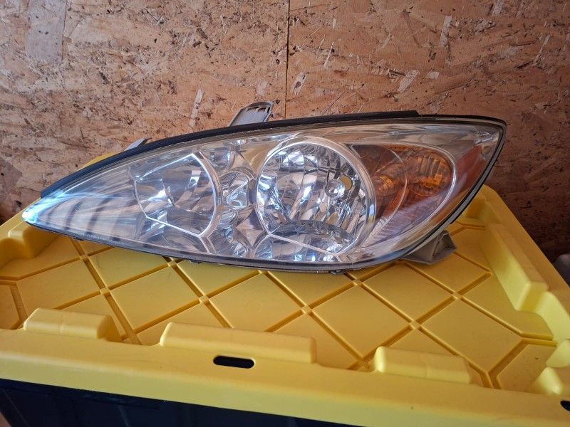 2004 Camry Driver Side Headlight