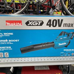 Brand New Makita XGT 40v Max Brushless Blower Kit 