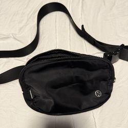 Lulu Lemon belt bag
