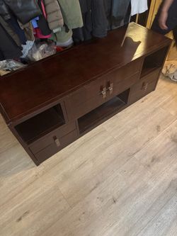 Tv stand