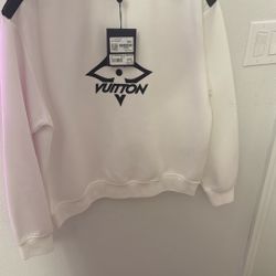 LV  Sweatshirt  Size m 