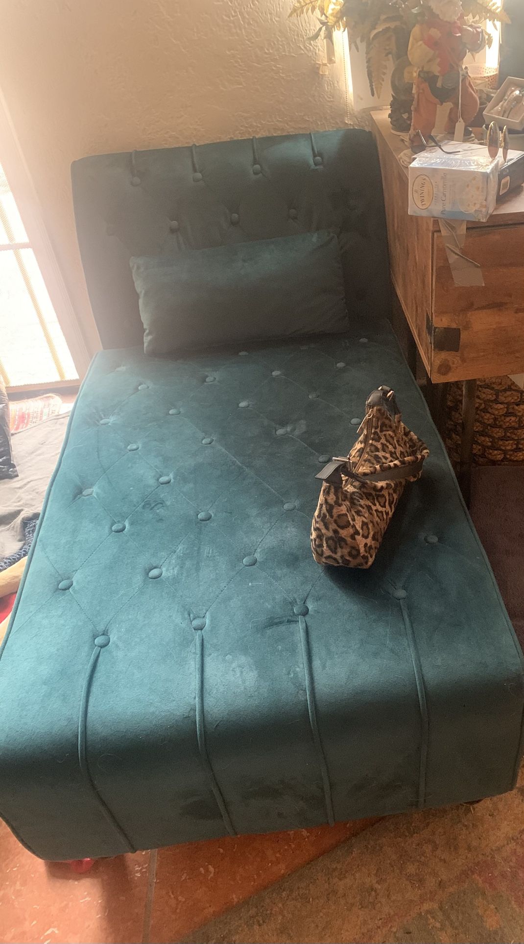 INDOOR CHAISE LOUNGE /SOFA