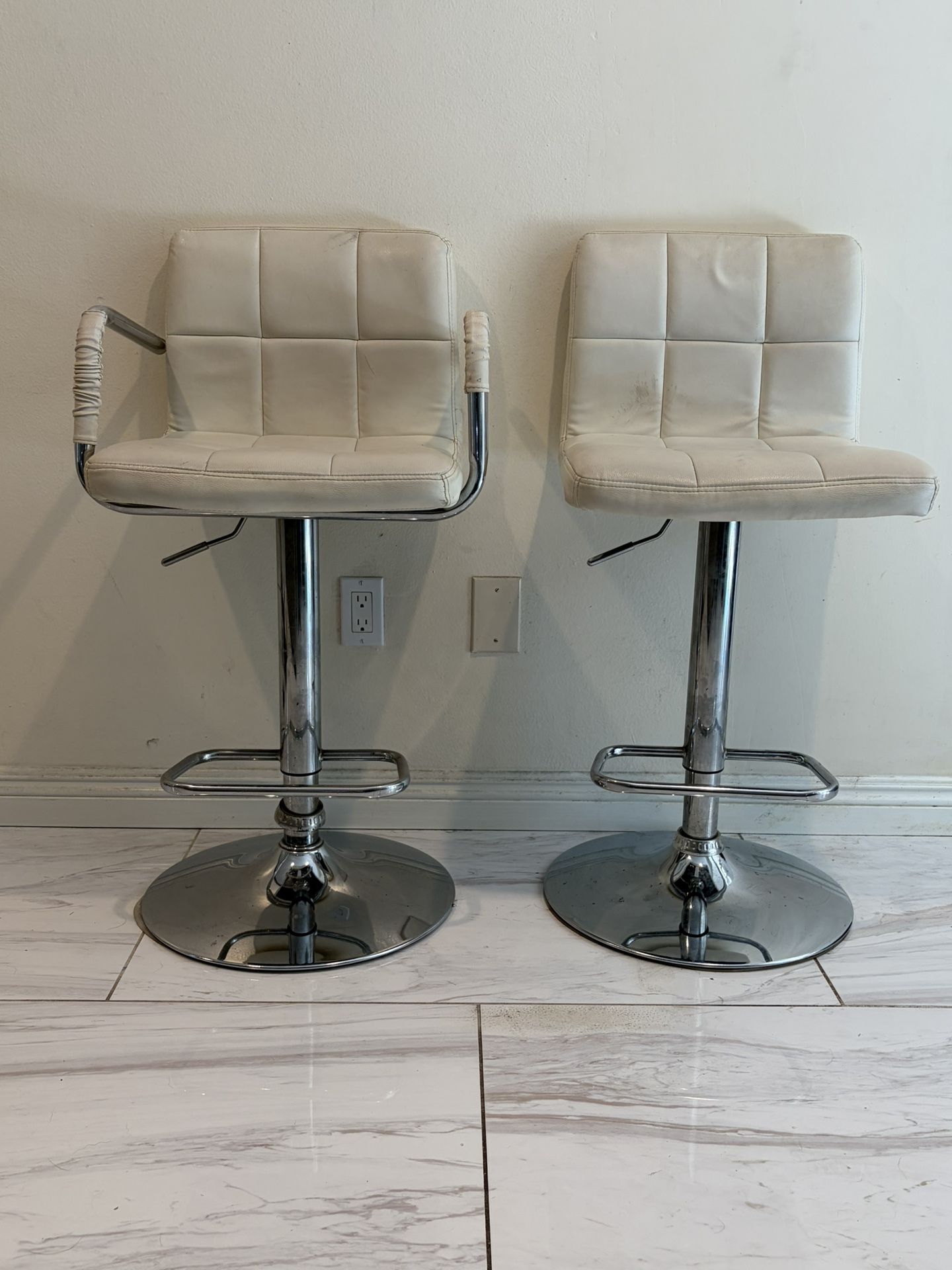 Free Salon Style Stools