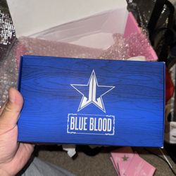 BLUE BLOOD PALETTE 