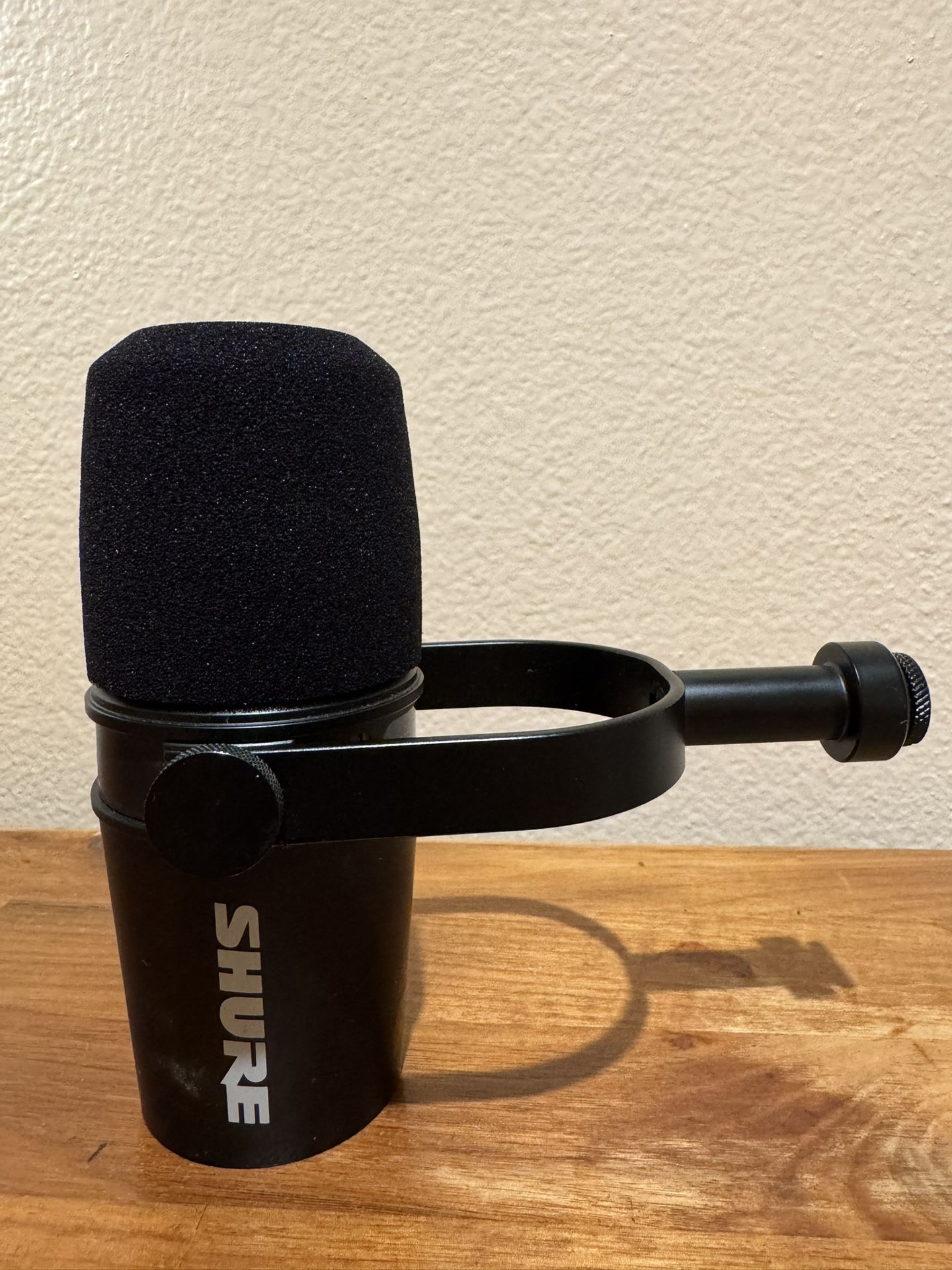 Shure MV7 