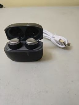 BE1036S wireless earbuds _ Mercari