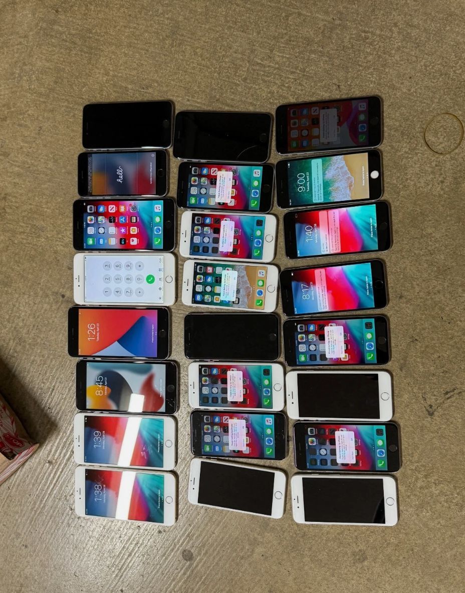 lots of 24 iPhone 6, 6s, 6plus, 6splus unlocked