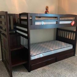 Brand New Solid Wood Bunk Bed! FREE mattresses With Your Purchase 🔥