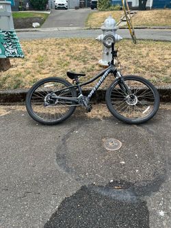 Trades or offers, feels smooth while riding, it does good on trails