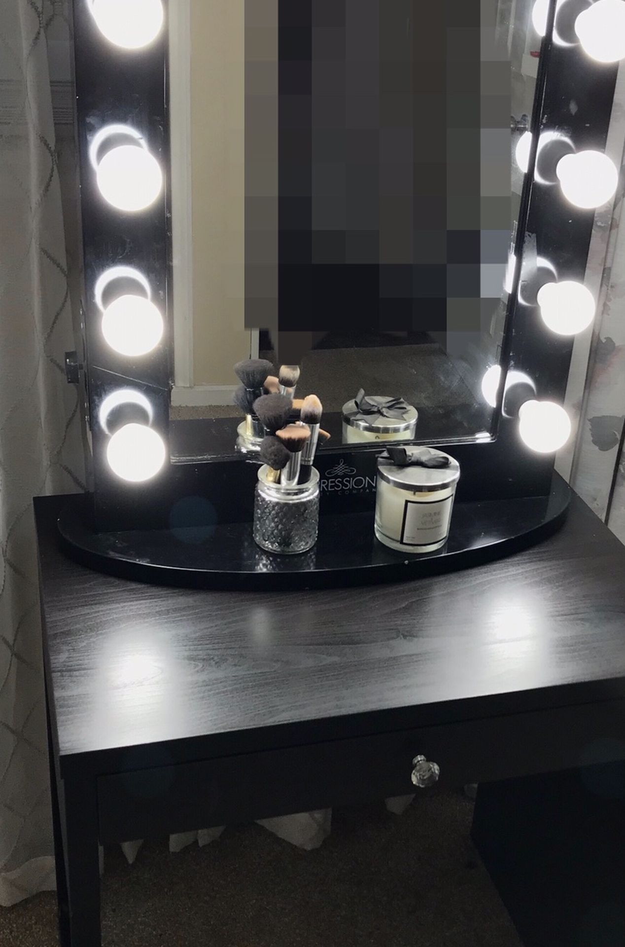 Small Vanity Makeup Mirror And Desk