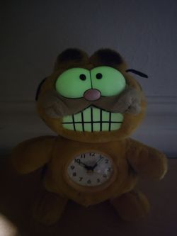 VERY RARE Vintage 1981 Garfield Clock outlets FUNCTIONAL!