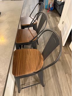4 bar stools