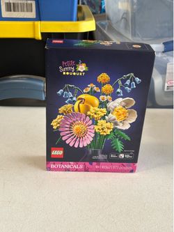LEGO Botanicals Petite Sunny Bouquet Flower Building Set 10347.