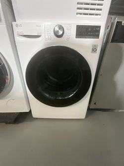 LG Ventless Heat Pump Dryer DLHC1455W – Like New