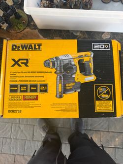 1"/ pulg/ po (26 mm) SDS ROTARY HAMMER (Tool only)
