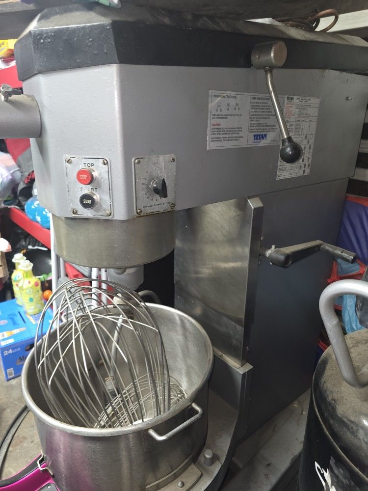 60 qt titan dough mixer
