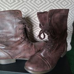 Women Boots Size 8 1/2