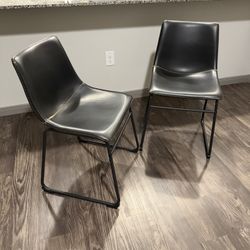 Chairs/Stools 