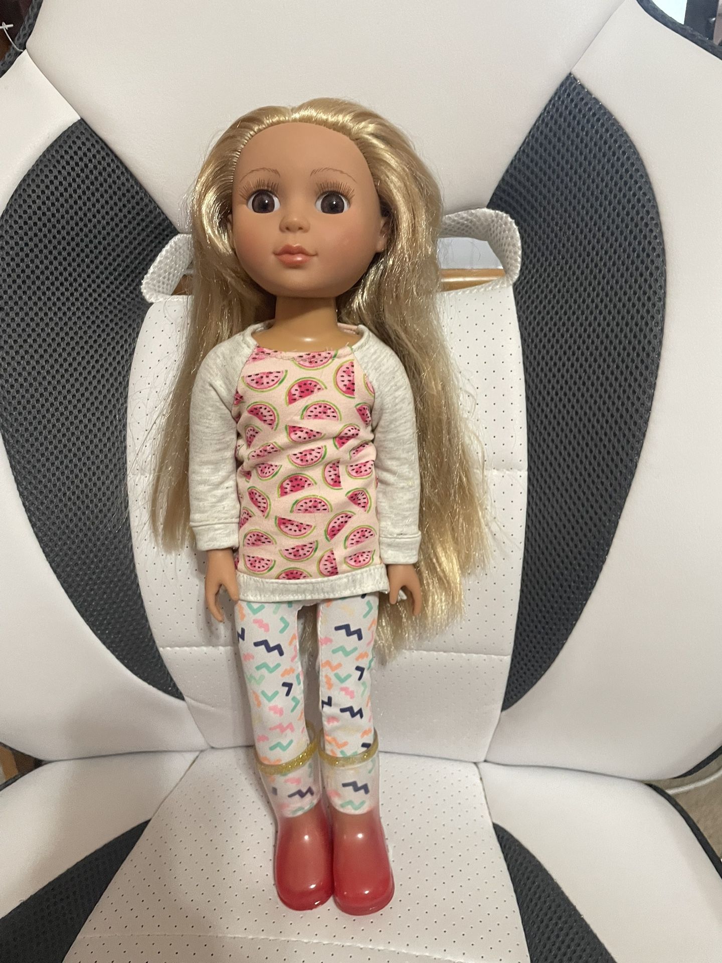 Glitter Girl “ Brie “ 14 1/2” Tall Doll