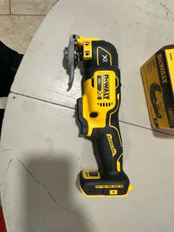 DeWalt 20V XR Brushless Oscillating Multi-Tool + 4.0Ah Battery