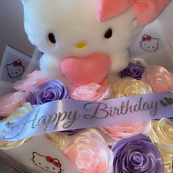 Hello Kitty Eternal Bouquet /Rosas Eternas 