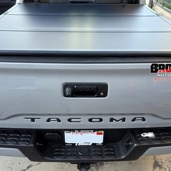 Tri-fold Bed Cover Tapaderas Para Trocas Bedliner Tapa de tres pedazos Tapaderas Para Trokas